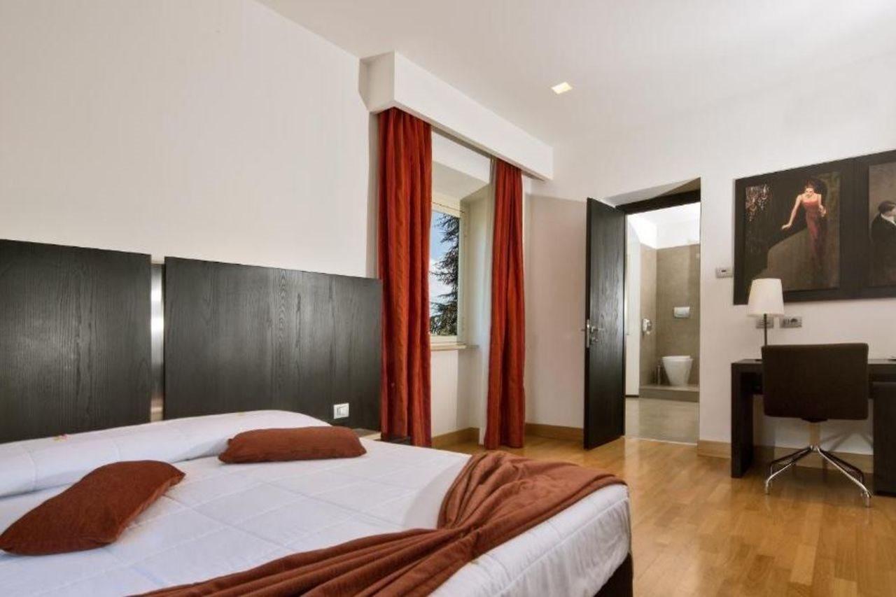 Excel Roma Montemario Hotel Exterior foto