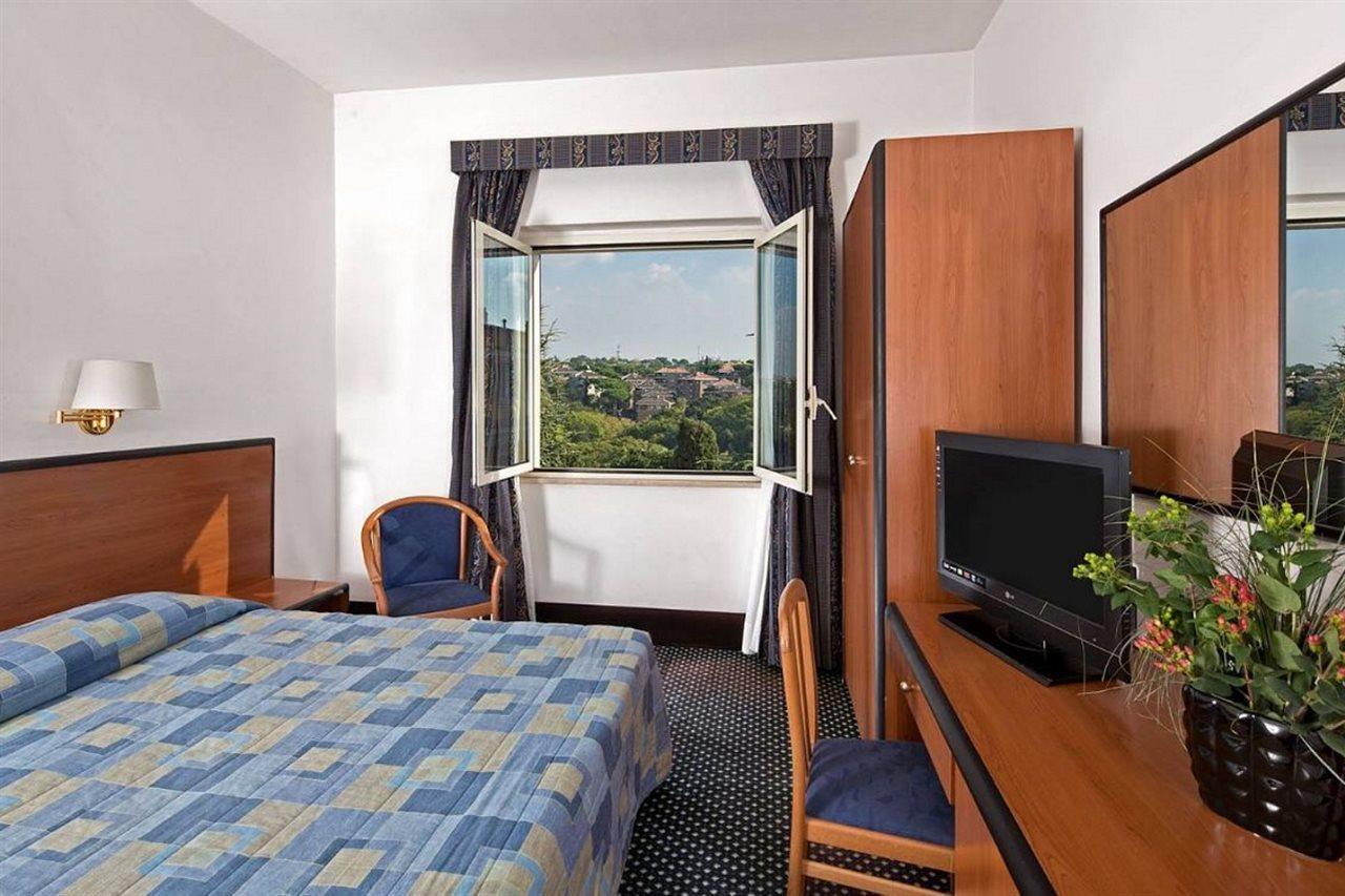 Excel Roma Montemario Hotel Exterior foto
