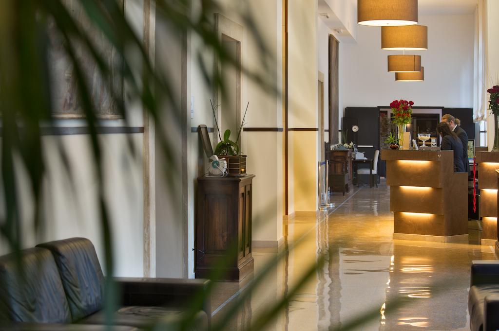 Excel Roma Montemario Hotel Exterior foto